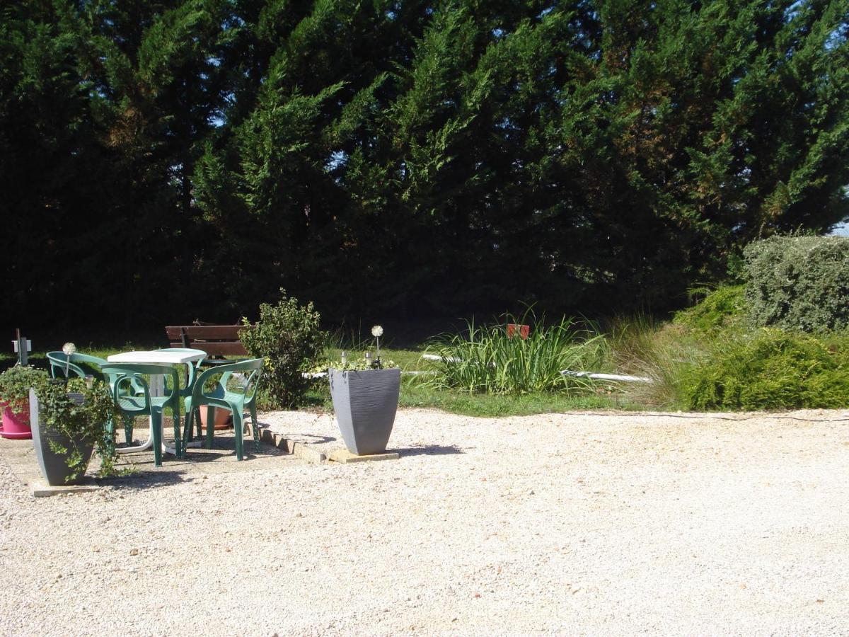 L'Oree Des Bois Dommartin-Les-Cuiseaux Luaran gambar